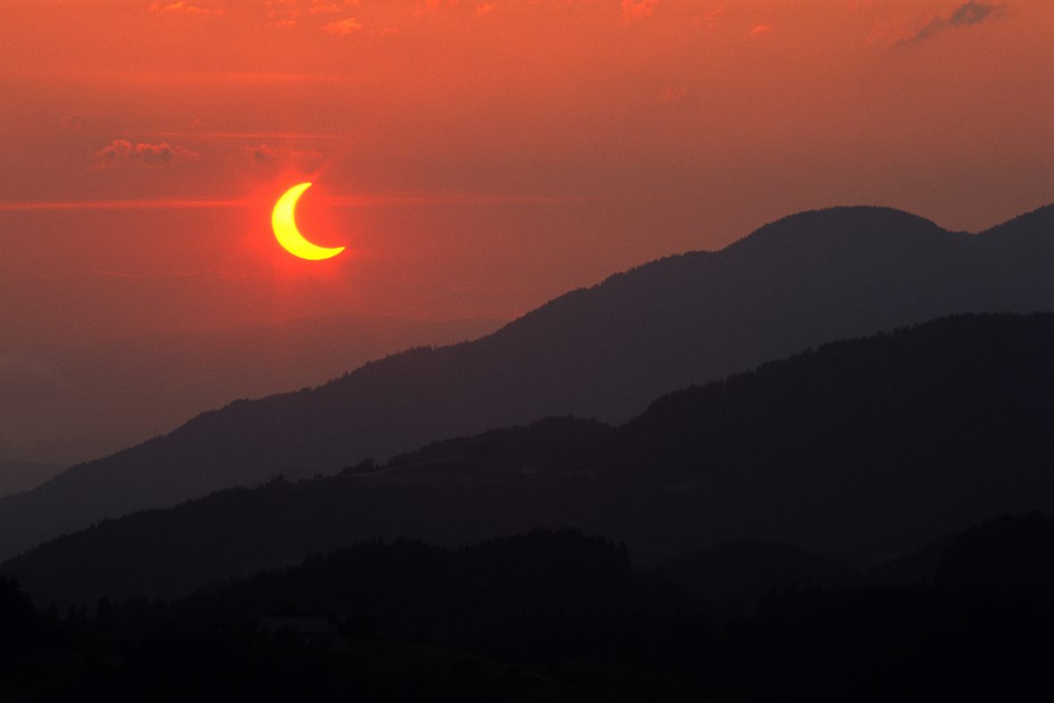 How to Take Pictures of the Great American Solar Eclipse - Focus Camera