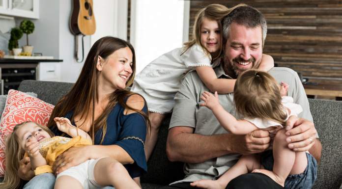 5 Tips For Taking Authentic Family Portraits With Raquel Frechette
