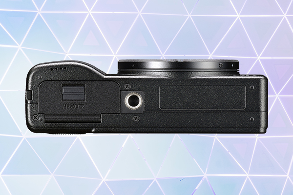 Ricoh GR III vs Fujifilm XF10 – Specs & Photos (Comparison Chart)