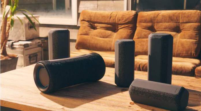 Sony SRS-XE200 Review | Bluetooth Speakers for Outdoors & Travel